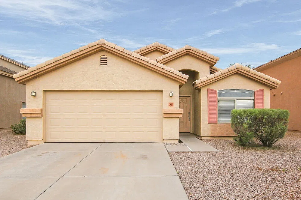 3 bed, 2.0 bath, 1678 sqft, $1,895 — Photo 1