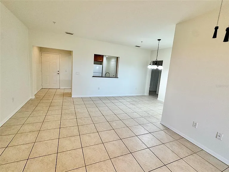 4037 Overture Cir #4037 — Photo 4