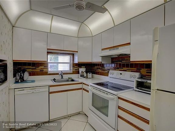 2nd image of 9320 S Hollybrook Lake Dr APT 109