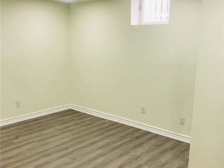 25 Gabrielle Cres #BASEMENT — Photo 10