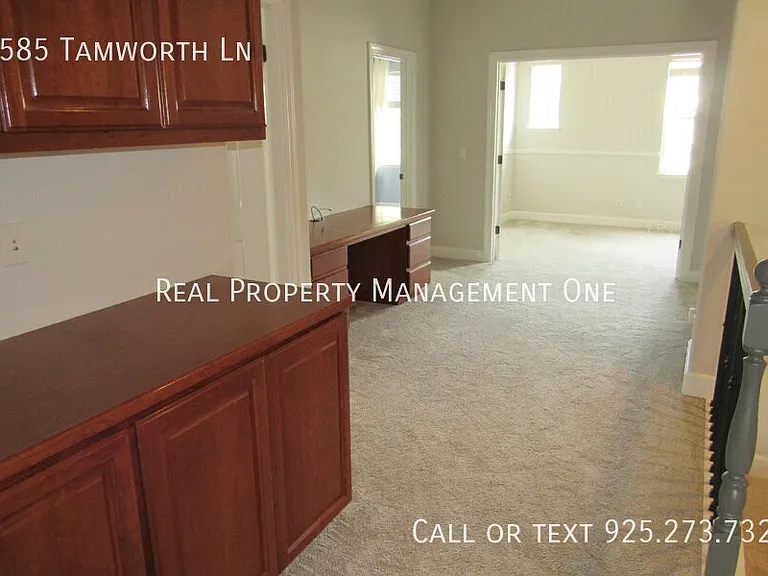 2585 Tamworth Ln — Photo 29