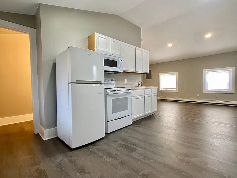 820 S Minnesota Ave #4 — Photo 3