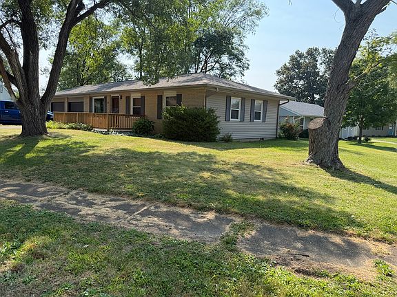 4th image of 8 Sandburg Ct