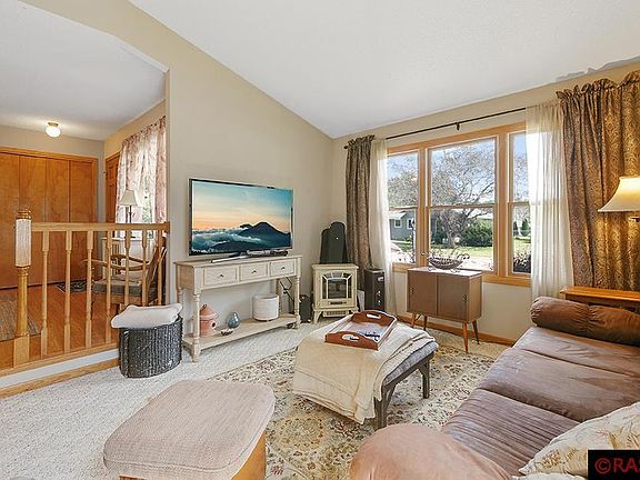 4th image of 1128 Willow Dr