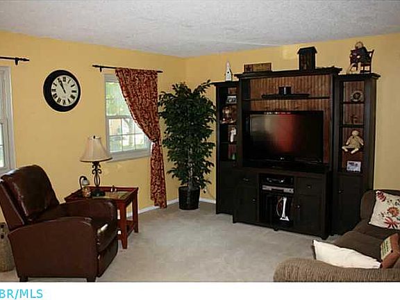 3rd image of 7659 Kelvinway Dr