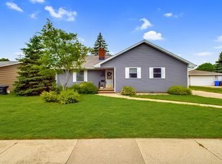 2701 N Viola St, Appleton, WI 54911