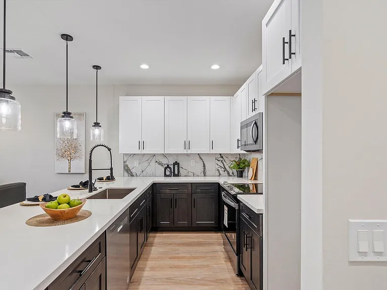 1642 E Monte Vista Rd #5 — Photo 4