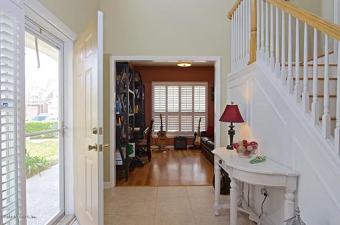 7500 Devondale Way — Photo 4