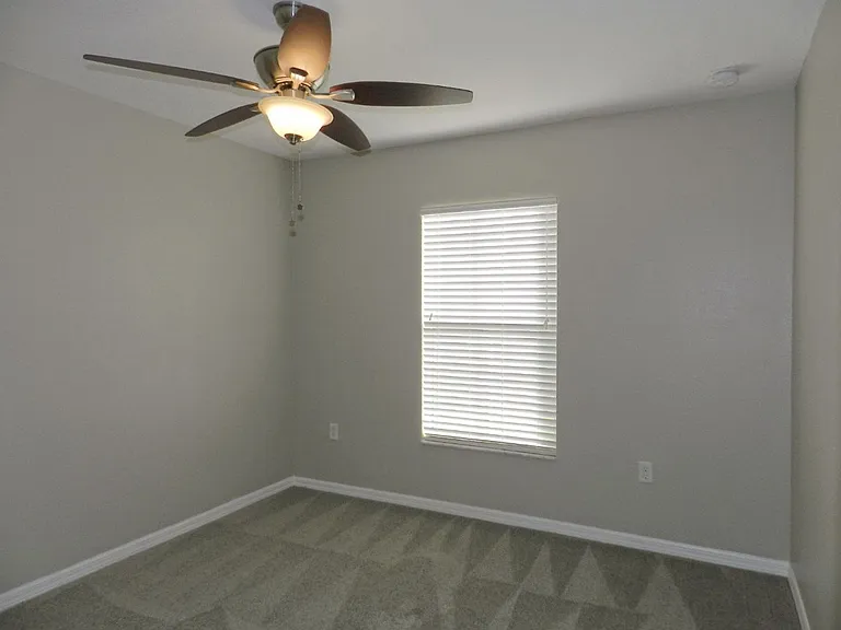 10837 Kensington Park Ave — Photo 25