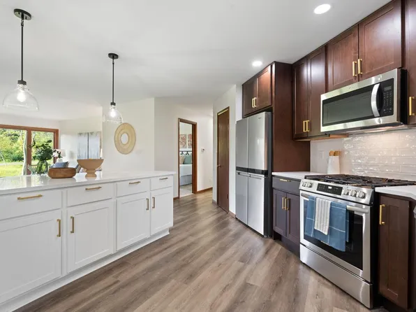108 East Mequon ROAD, Mequon, WI 53092