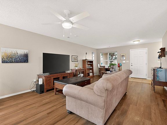 5th image of 7904 Sierra Altos Pl NW