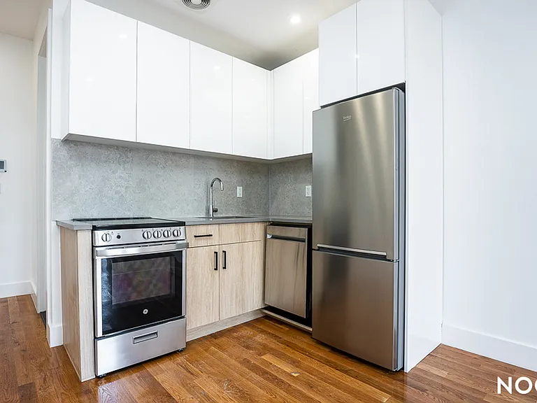 589 Knickerbocker Ave #2 — Photo 4