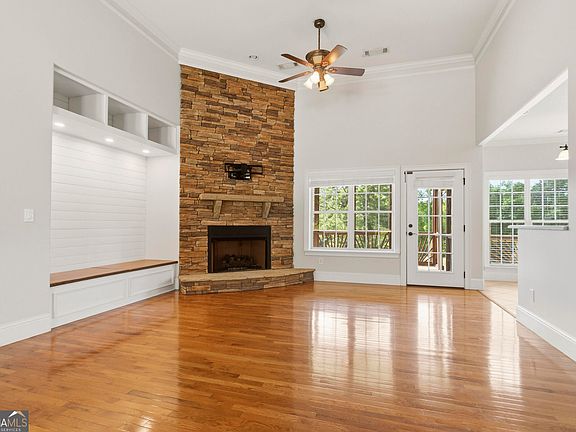 2nd image of 6504 Cedar Mountain Rd