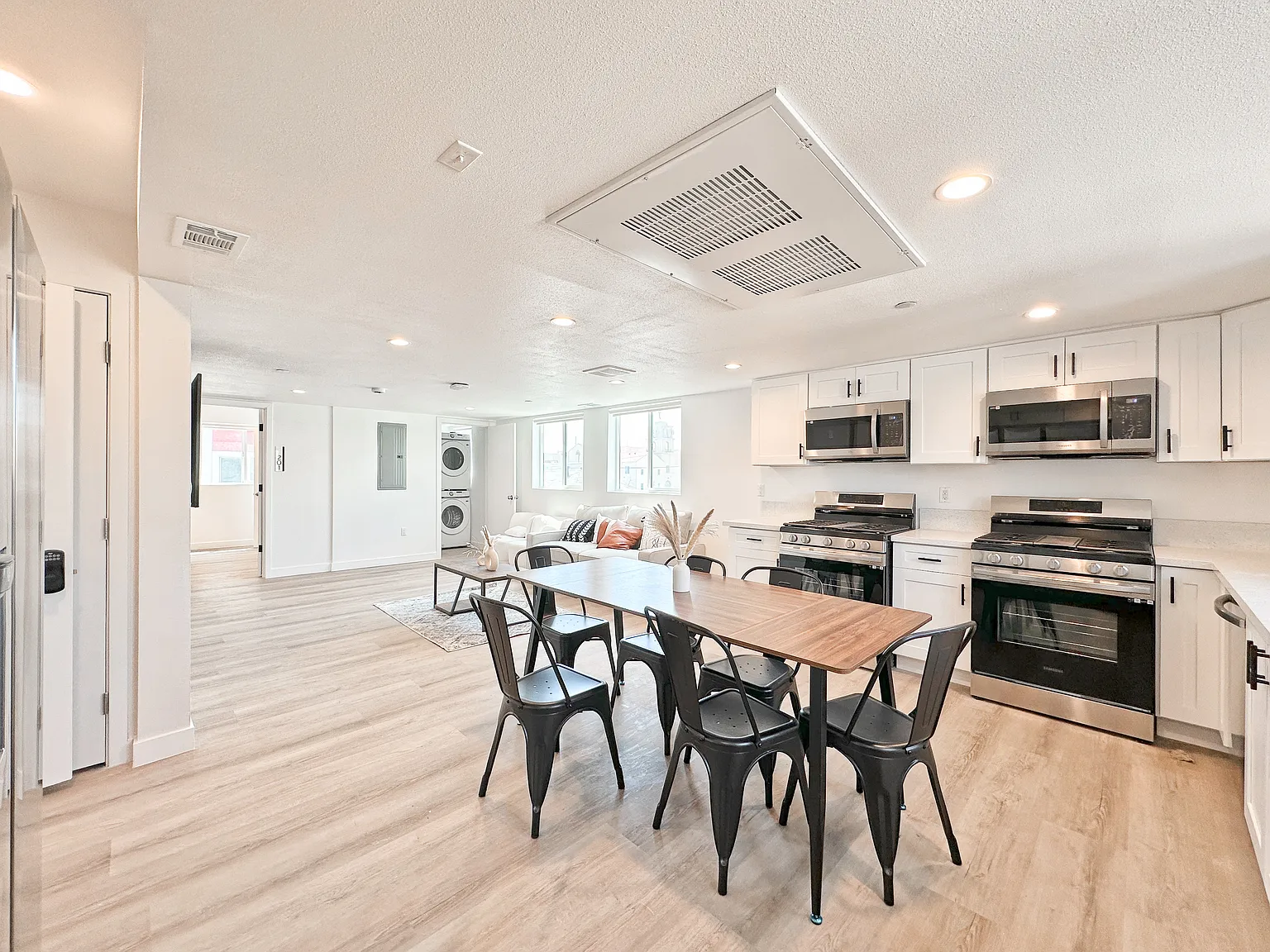 9 bed, 1732 sqft, $998 — Photo 4