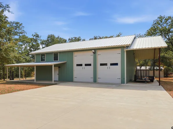 121 Whispering Pines Dr, Scroggins, TX 75480