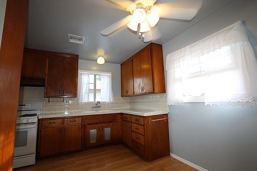 4th image of 11752 Steele Dr