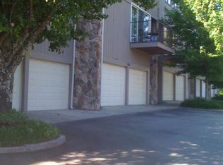 1956 Cherokee Bluff Dr, Knoxville, TN 37920