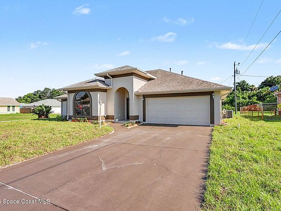 3rd image of 2088 Sun Valley St