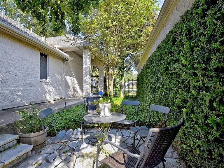 7 Muirfield Greens Ln — Photo 37