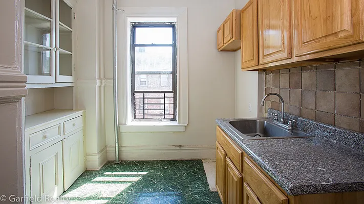 Sold by Garfield Realty  | media 10