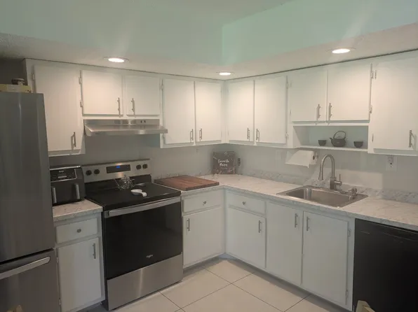 8075 SW 107th Ave APT 111, Miami, FL 33173