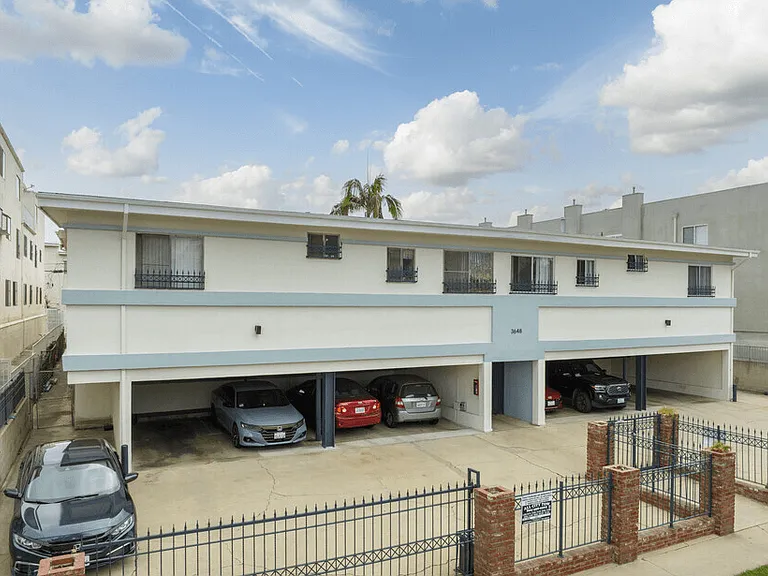 Lido Apartments - 3648 Westwood Blvd — Photo 2