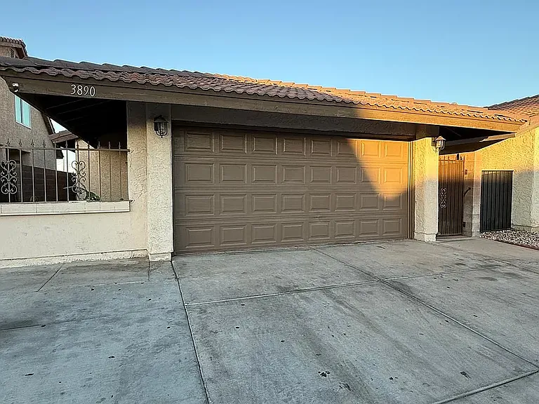 3890 Tatiana St — Photo 2