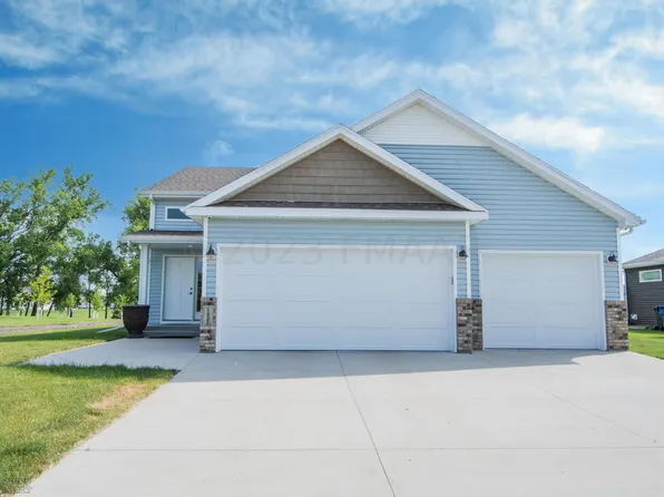 1421 W Summerwood Trl, Dilworth, MN 56529