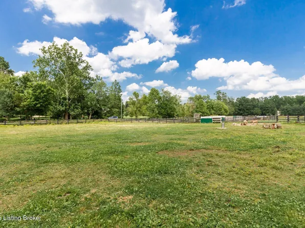 11903 La Grange Rd, Anchorage, KY 40223