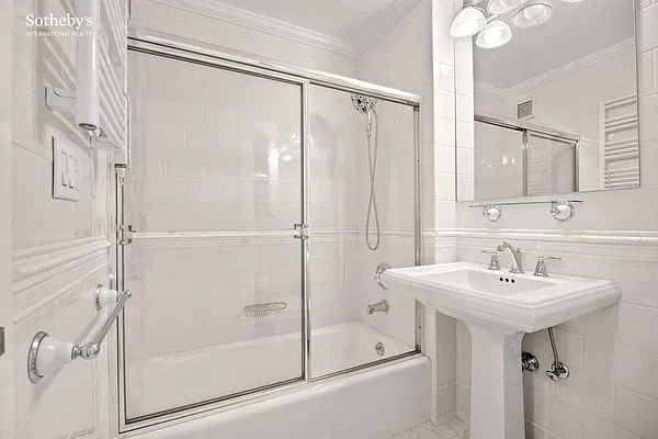 Rented by Sotheby's International Realty | media 10