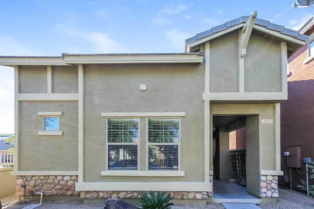 3 bed, 2.5 bath, 1490 sqft, $2,310 — Photo 1