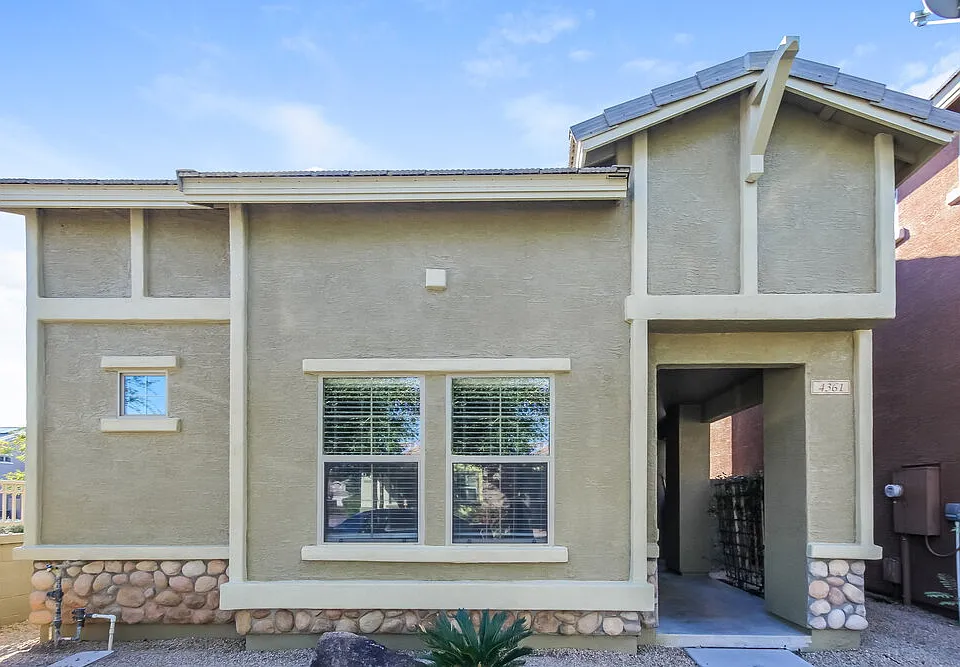 4361 E Selena Dr