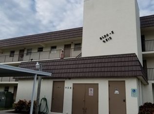 9815 47th Ave N APT 105, Saint Petersburg, FL 33708
