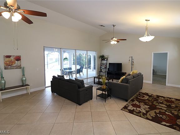3rd image of 2833 SW 36th Ter