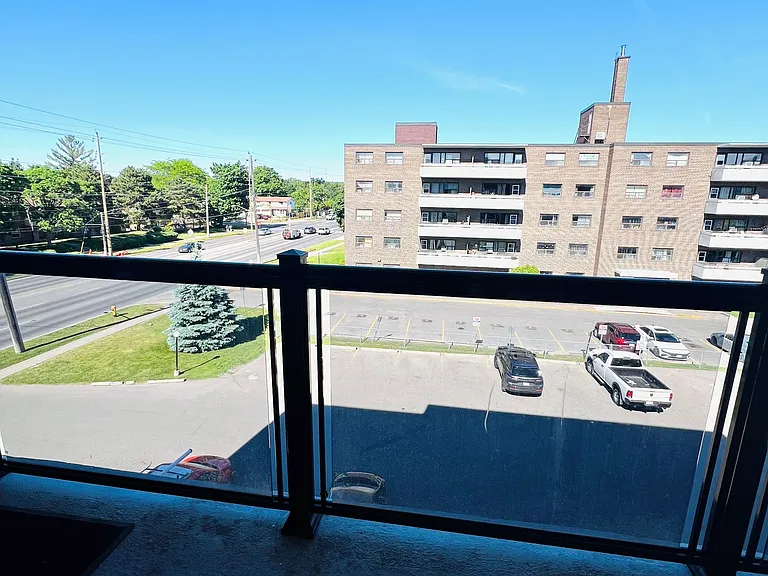 131 Taunton Rd E #409 — Photo 11