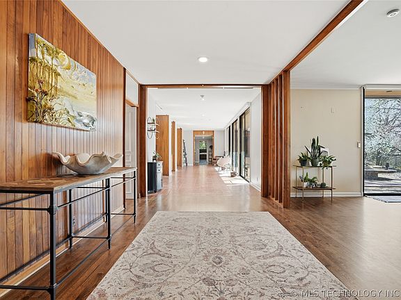 4th image of 4343 S Victor Ave