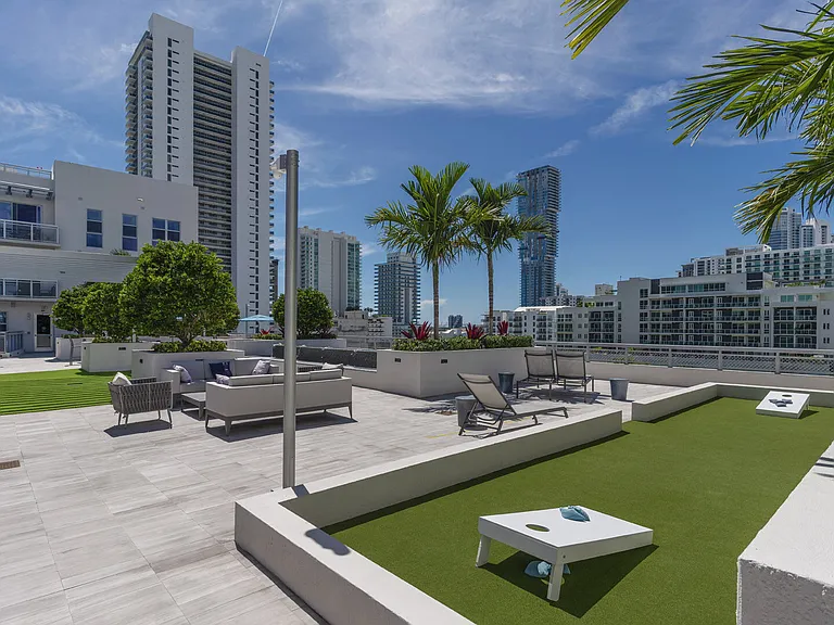 Blu27 at Edgewater — Photo 73