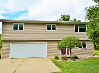 12857 E Pleasant Valley Dr, Aberdeen, SD 57401