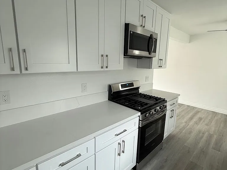 Villa Park Estates Apartments — Photo 19