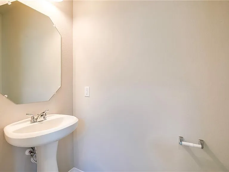 444 Delta Crst — Photo 15