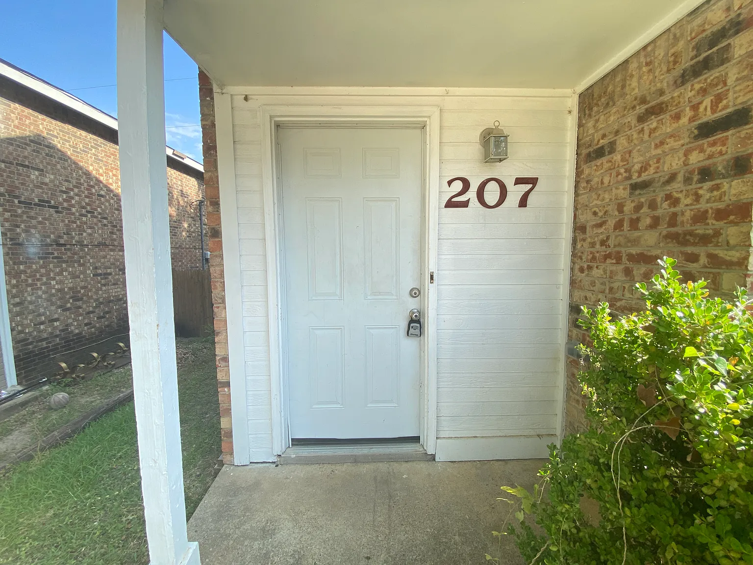 2 bed, 1.5 bath, 1158 sqft, $1,475 — Photo 3