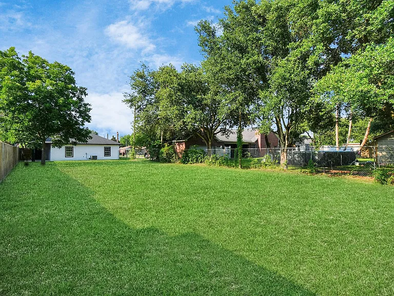 9006 Ledge St — Photo 24