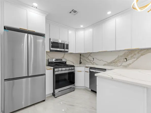 752 Lenox Road image 9 of 14