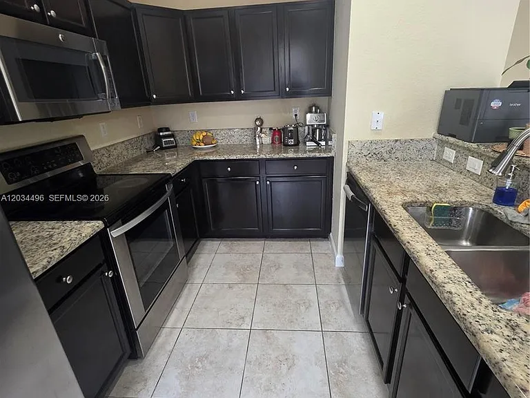 9424 SW 171st Pl — Photo 5