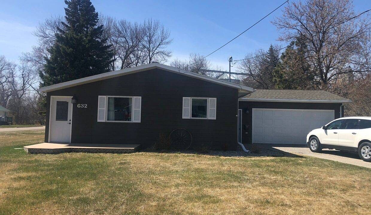 632 East St Bottineau Nd 58318 Zillow