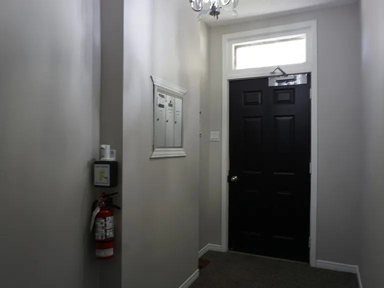 60 Russell Ave #2 — Photo 2