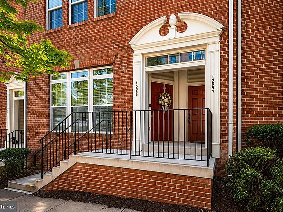 3rd image of 15057 Leicestershire St