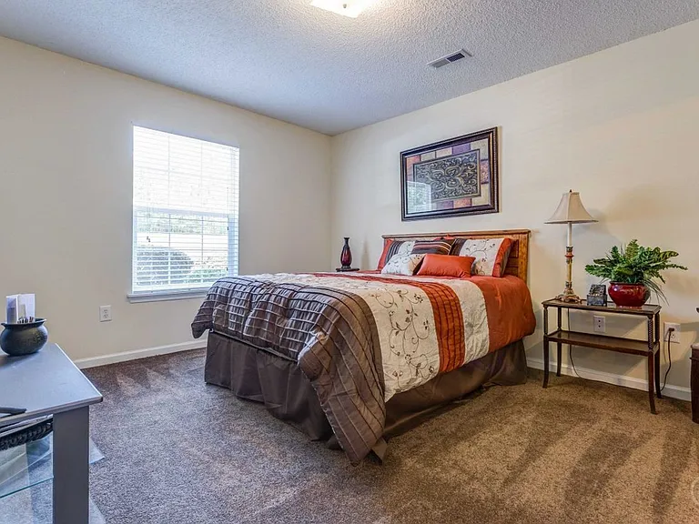 Britt Lake Apartments — Photo 27