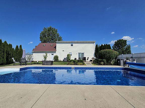5th image of 15881 Lochard Rd