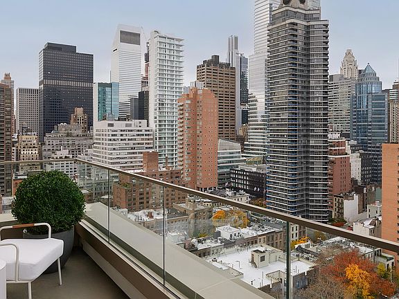 4th image of 249 E 62nd St #12A
